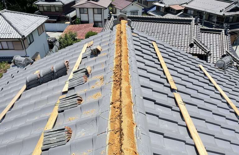 屋根やベランダからの雨漏り｜ 丹波篠山市でリフォームなら自然素材にこだわる株式会社暁月建築